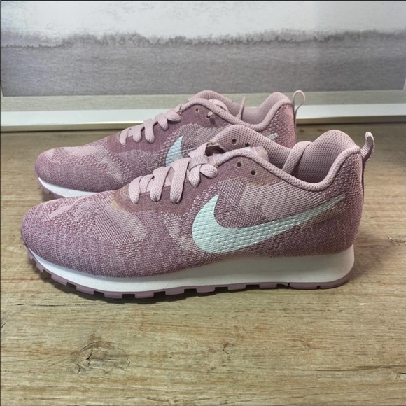 Nike Shoes - LIKE NEW Nike MD Runner Running Shoe / 7